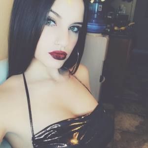 Meet your Posher, Daniela